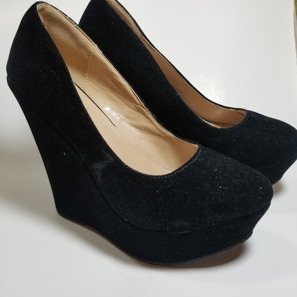 Delicacy Trendy 33 Velvet platform heels Size 10